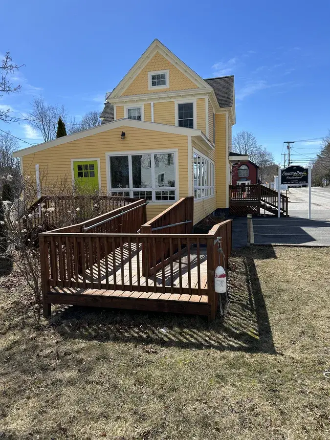 Clean windows on a classic New England home in Southern Maine